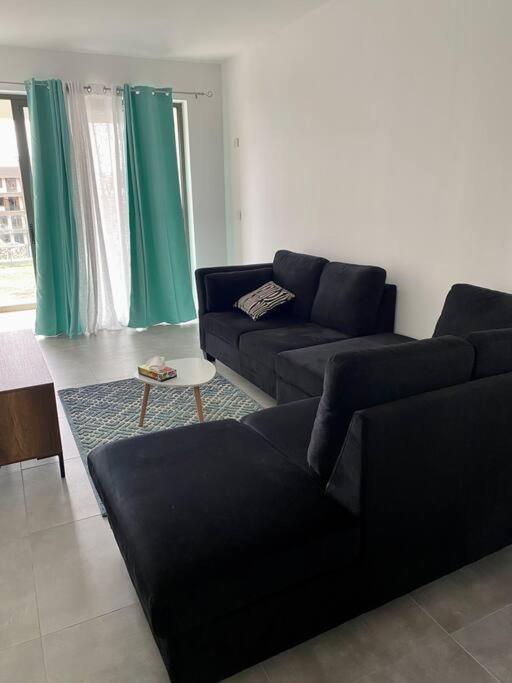 Sandstone Apartment A Walk To The Beach Flic-en-Flacq Esterno foto
