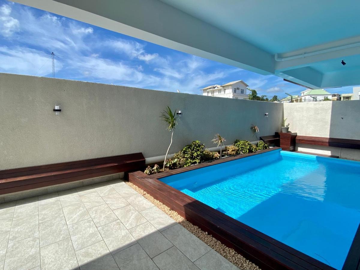 Sandstone Apartment A Walk To The Beach Flic-en-Flacq Esterno foto