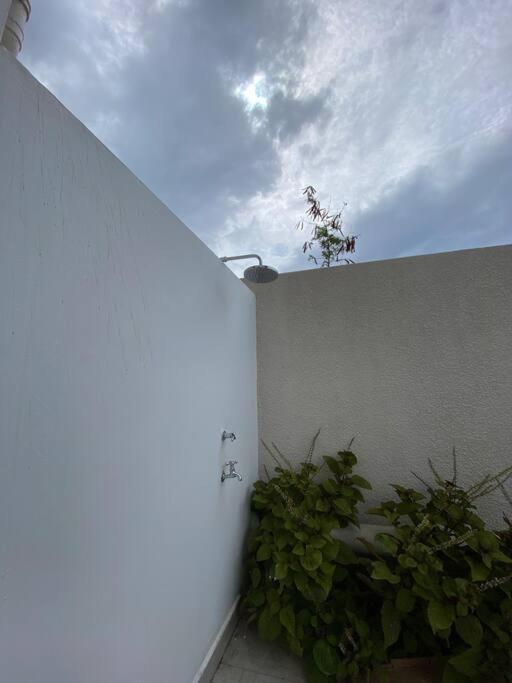 Sandstone Apartment A Walk To The Beach Flic-en-Flacq Esterno foto